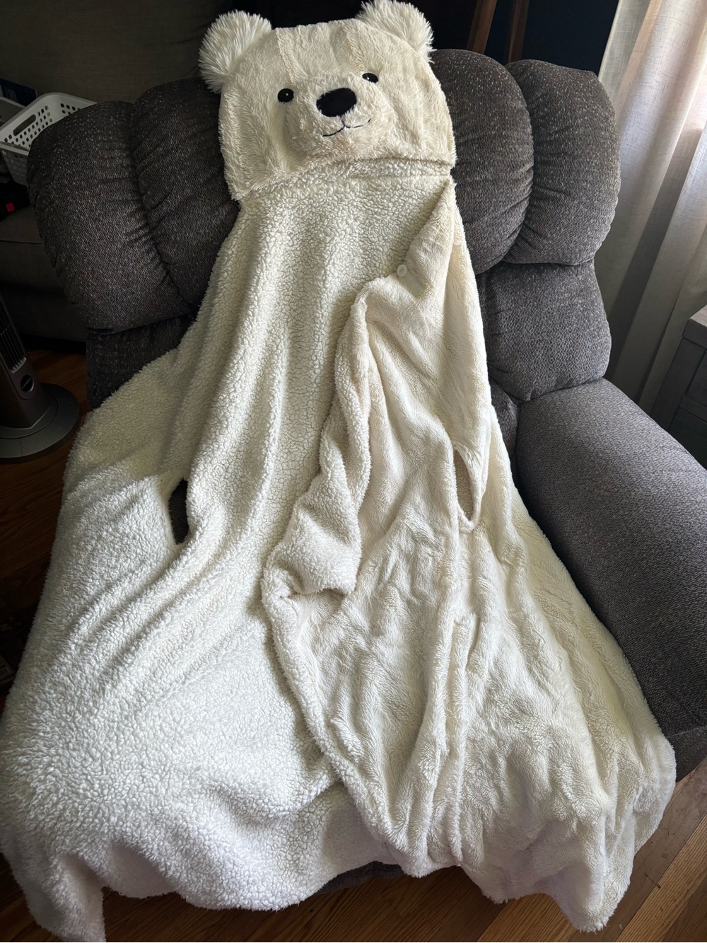 Cozy Cream Bear Hooded Throw Blanket - Adorable Comfort